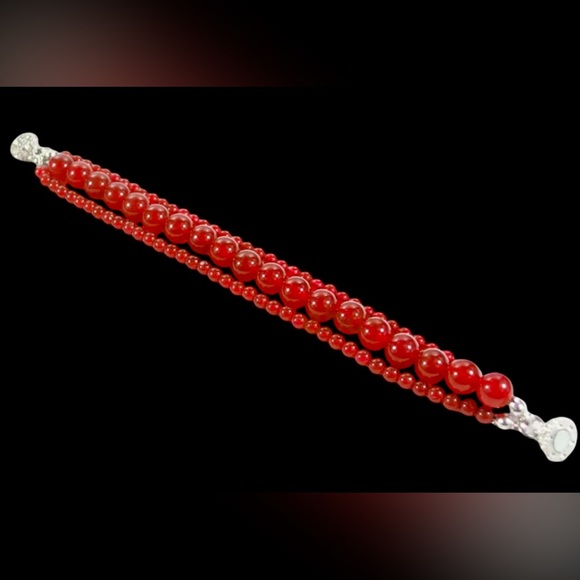 RED JADE 3 STRING BRACELET - Picture 8 of 9